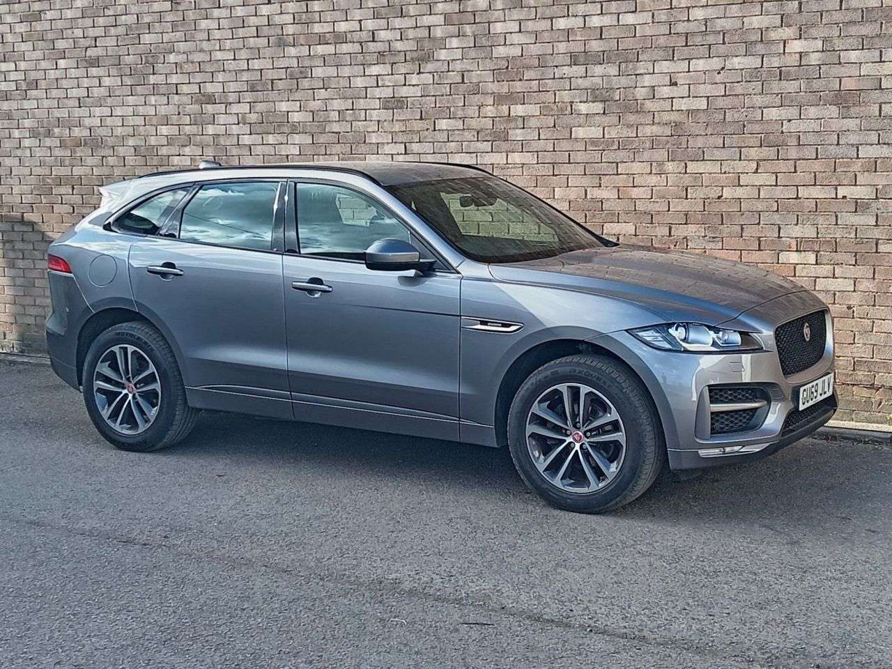 A 2019 JAGUAR F-PACE 2.0 D180 R-Sport SUV 5dr Diesel Auto AWD Euro 6 (s/s) (180 ps) A 2019 JAGUAR F-PACE 2.0 D180 R-Sport SUV 5dr Diesel Auto AWD Euro 6 (s/s) (180 ps)