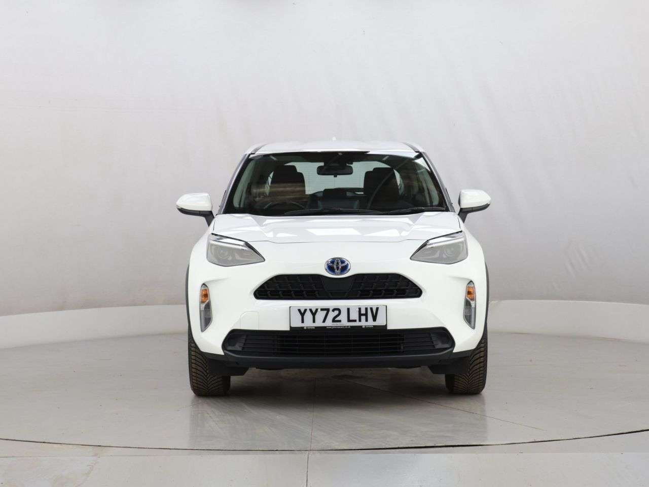 A 2022 TOYOTA YARIS CROSS 1.5 VVT-h Icon SUV 5dr Petrol Hybrid E-CVT Euro 6 (s/s) (116 ps) A 2022 TOYOTA YARIS CROSS 1.5 VVT-h Icon SUV 5dr Petrol Hybrid E-CVT Euro 6 (s/s) (116 ps)