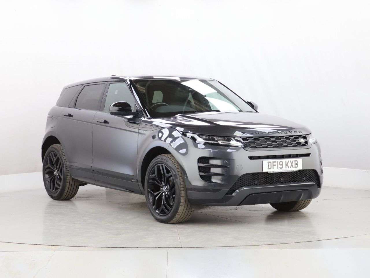 A 2019 LAND ROVER RANGE ROVER EVOQUE 2.0 D180 R-Dynamic SE SUV 5dr Diesel Auto 4WD Euro 6 (s/s) (180 ps) A 2019 LAND ROVER RANGE ROVER EVOQUE 2.0 D180 R-Dynamic SE SUV 5dr Diesel Auto 4WD Euro 6 (s/s) (180 ps)