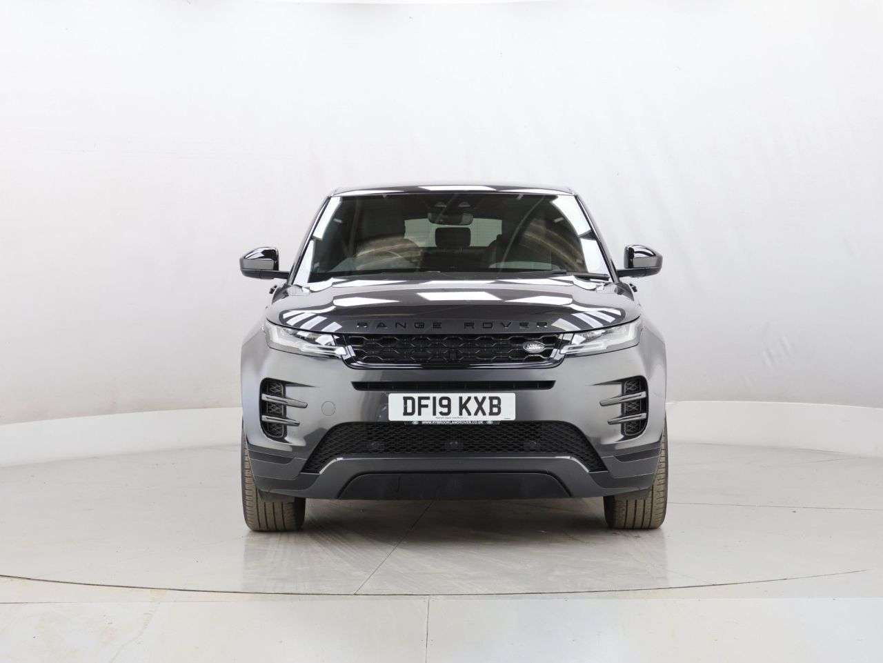 A 2019 LAND ROVER RANGE ROVER EVOQUE 2.0 D180 R-Dynamic SE SUV 5dr Diesel Auto 4WD Euro 6 (s/s) (180 ps) A 2019 LAND ROVER RANGE ROVER EVOQUE 2.0 D180 R-Dynamic SE SUV 5dr Diesel Auto 4WD Euro 6 (s/s) (180 ps)