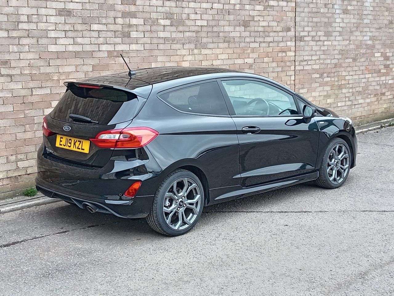 A 2019 FORD FIESTA 1.0T EcoBoost GPF ST-Line Hatchback 3dr Petrol Manual Euro 6 (s/s) (125 ps) A 2019 FORD FIESTA 1.0T EcoBoost GPF ST-Line Hatchback 3dr Petrol Manual Euro 6 (s/s) (125 ps)