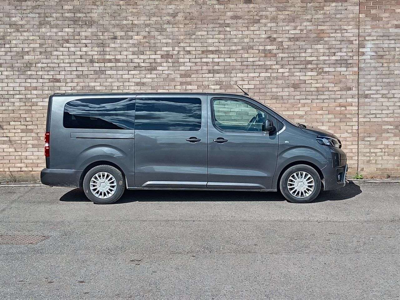 A 2020 TOYOTA PROACE VERSO 2.0D Shuttle Long MPV 5dr Diesel Manual LWB Euro 6 (s/s) (9 Seat) (150 ps) A 2020 TOYOTA PROACE VERSO 2.0D Shuttle Long MPV 5dr Diesel Manual LWB Euro 6 (s/s) (9 Seat) (150 ps)