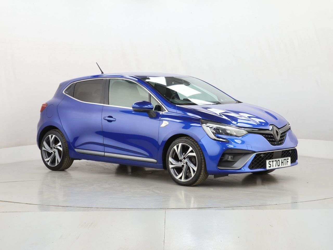 A 2020 RENAULT CLIO 1.0 TCe RS Line Hatchback 5dr Petrol Manual Euro 6 (s/s) (100 ps) A 2020 RENAULT CLIO 1.0 TCe RS Line Hatchback 5dr Petrol Manual Euro 6 (s/s) (100 ps)