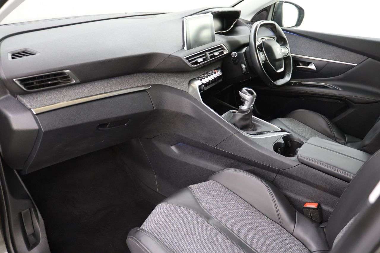 2018 PEUGEOT 3008 2018 PEUGEOT 3008