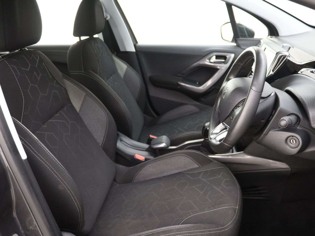 2018 PEUGEOT 2008 2018 PEUGEOT 2008