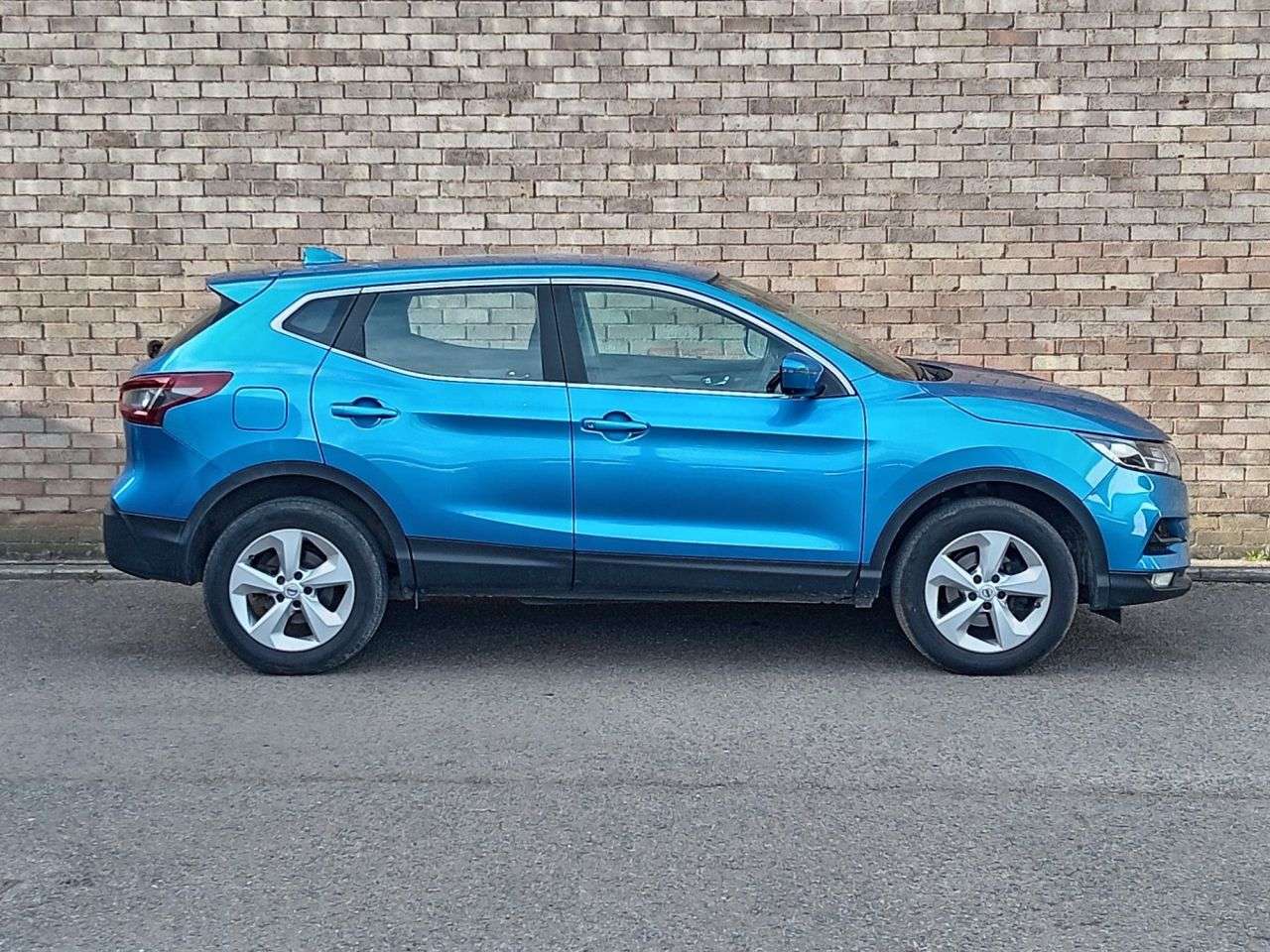 A 2020 NISSAN QASHQAI 1.3 DIG-T Acenta Premium SUV 5dr Petrol Manual Euro 6 (s/s) (140 ps) A 2020 NISSAN QASHQAI 1.3 DIG-T Acenta Premium SUV 5dr Petrol Manual Euro 6 (s/s) (140 ps)