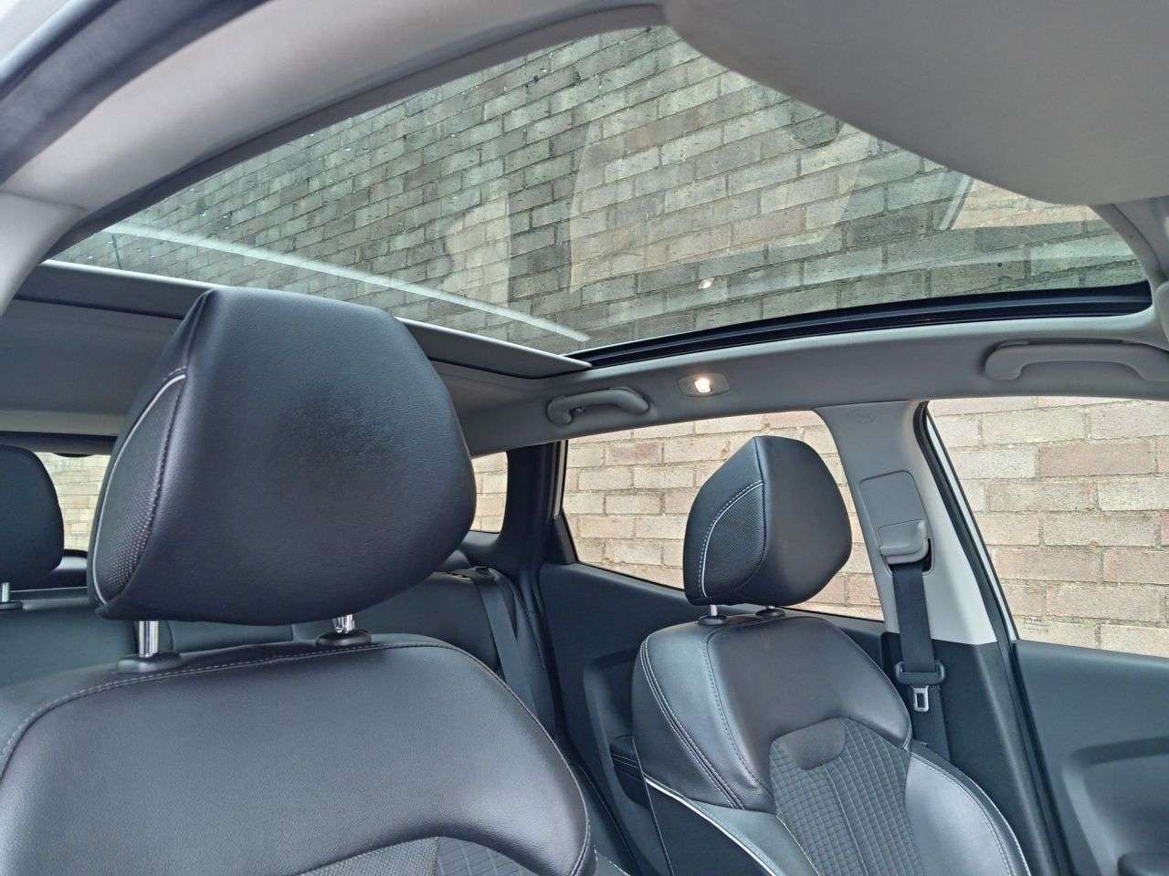 A 2018 RENAULT KADJAR 1.2 TCe Signature Nav SUV 5dr Petrol Manual Euro 6 (s/s) (130 ps) A 2018 RENAULT KADJAR 1.2 TCe Signature Nav SUV 5dr Petrol Manual Euro 6 (s/s) (130 ps)