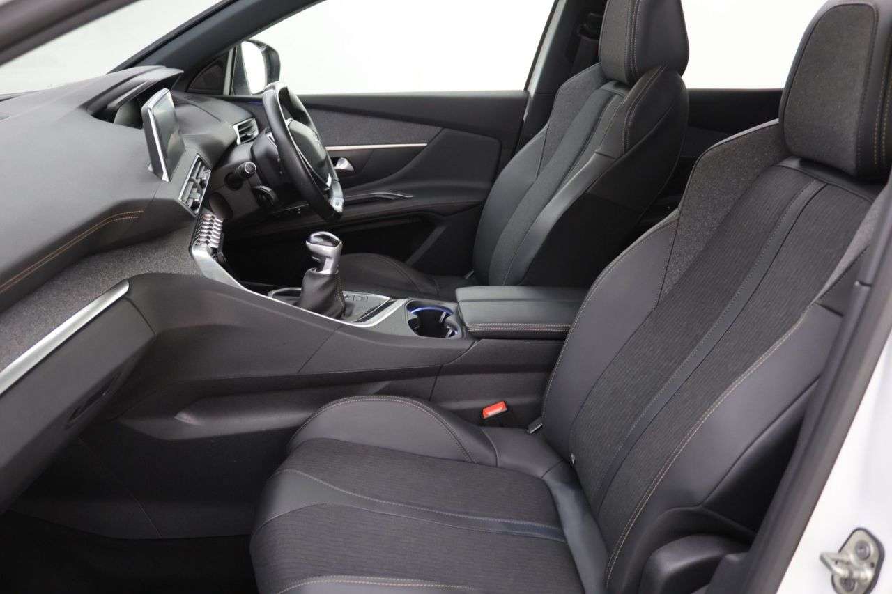 2019 PEUGEOT 3008 2019 PEUGEOT 3008