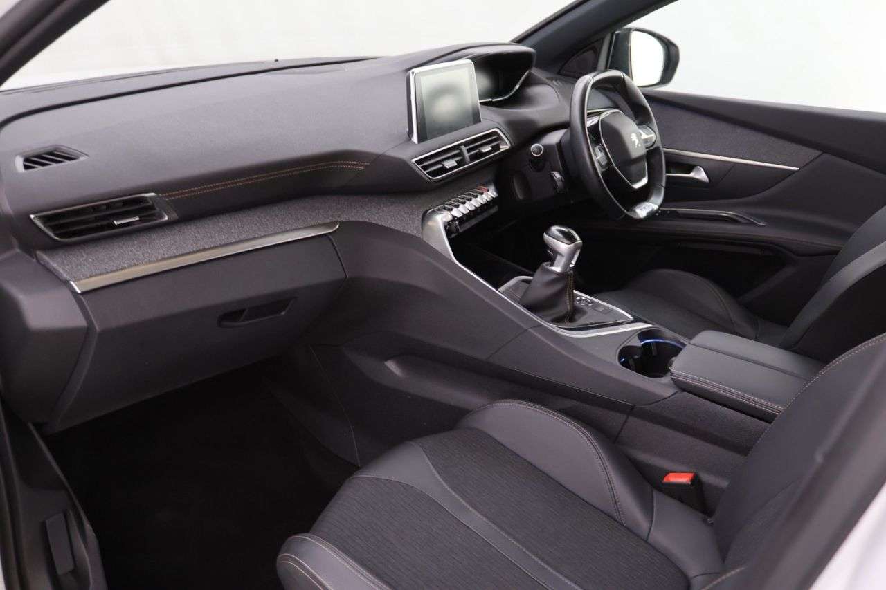 2019 PEUGEOT 3008 2019 PEUGEOT 3008