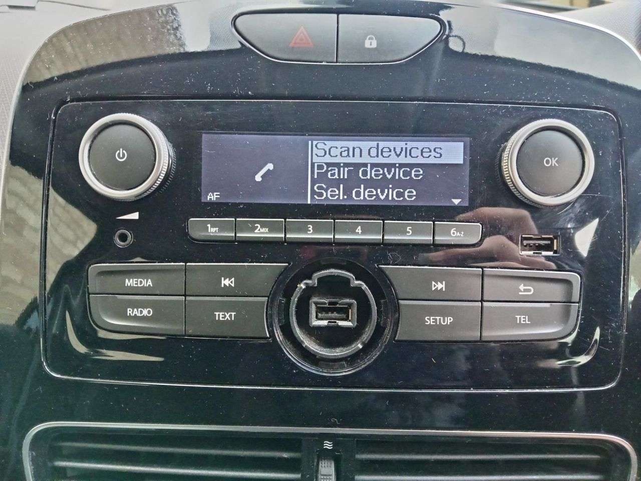 2018 RENAULT CLIO 2018 RENAULT CLIO