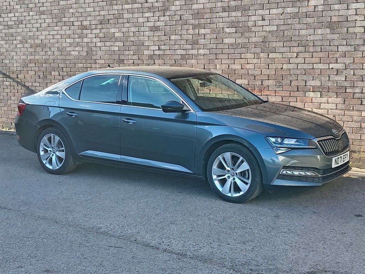 A 2021 SKODA SUPERB 1.4 TSI iV 13kWh SE L Hatchback 5dr Petrol Plug-in Hybrid DSG Euro 6 (s/s) A 2021 SKODA SUPERB 1.4 TSI iV 13kWh SE L Hatchback 5dr Petrol Plug-in Hybrid DSG Euro 6 (s/s)
