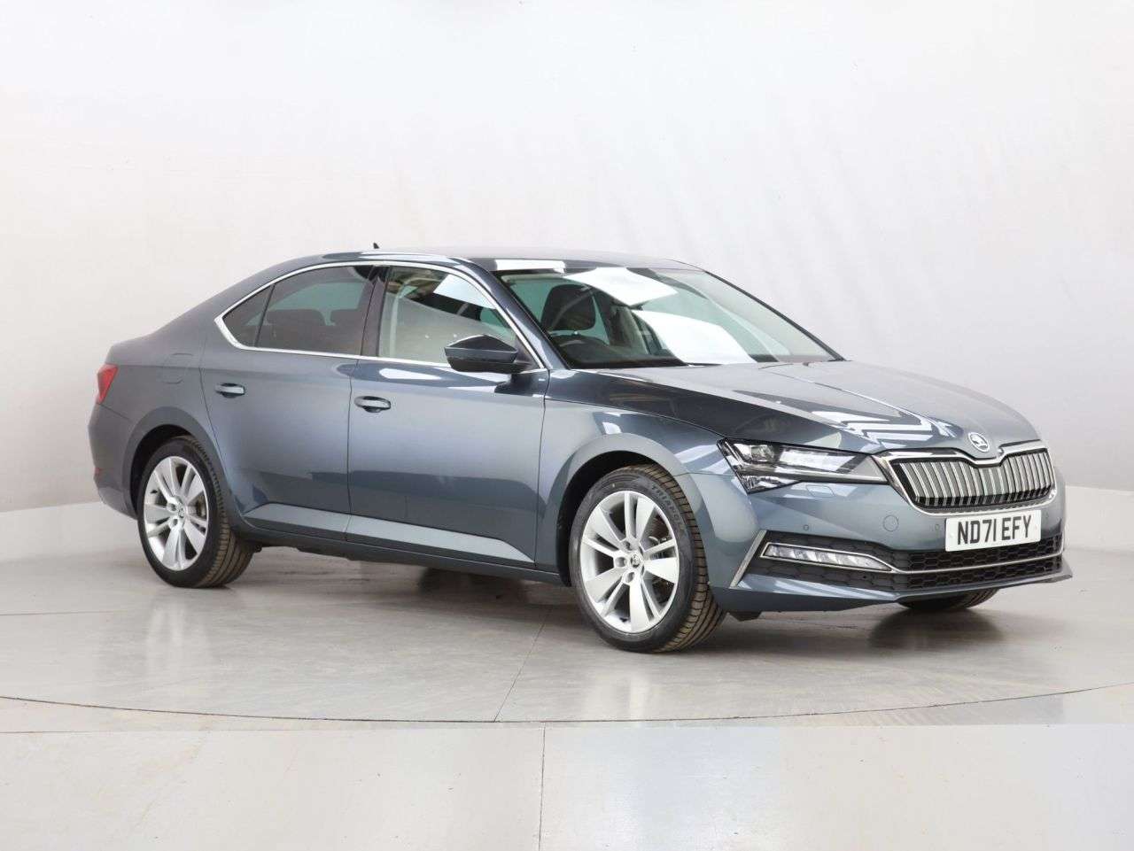 A 2021 SKODA SUPERB 1.4 TSI iV 13kWh SE L Hatchback 5dr Petrol Plug-in Hybrid DSG Euro 6 (s/s) A 2021 SKODA SUPERB 1.4 TSI iV 13kWh SE L Hatchback 5dr Petrol Plug-in Hybrid DSG Euro 6 (s/s)
