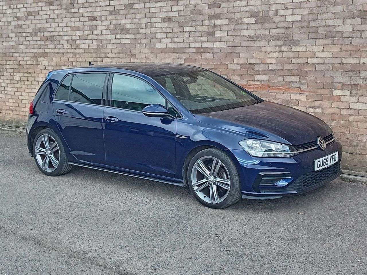 A 2019 VOLKSWAGEN GOLF 1.5 TSI EVO GPF R-Line Hatchback 5dr Petrol DSG Euro 6 (s/s) (150 ps) A 2019 VOLKSWAGEN GOLF 1.5 TSI EVO GPF R-Line Hatchback 5dr Petrol DSG Euro 6 (s/s) (150 ps)
