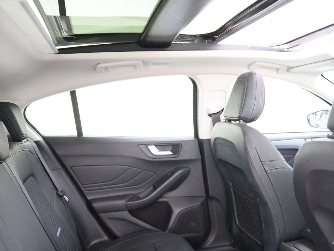 A 2019 FORD FOCUS 1.0T EcoBoost Active X Hatchback 5dr Petrol Manual Euro 6 (s/s) (125 ps) A 2019 FORD FOCUS 1.0T EcoBoost Active X Hatchback 5dr Petrol Manual Euro 6 (s/s) (125 ps)