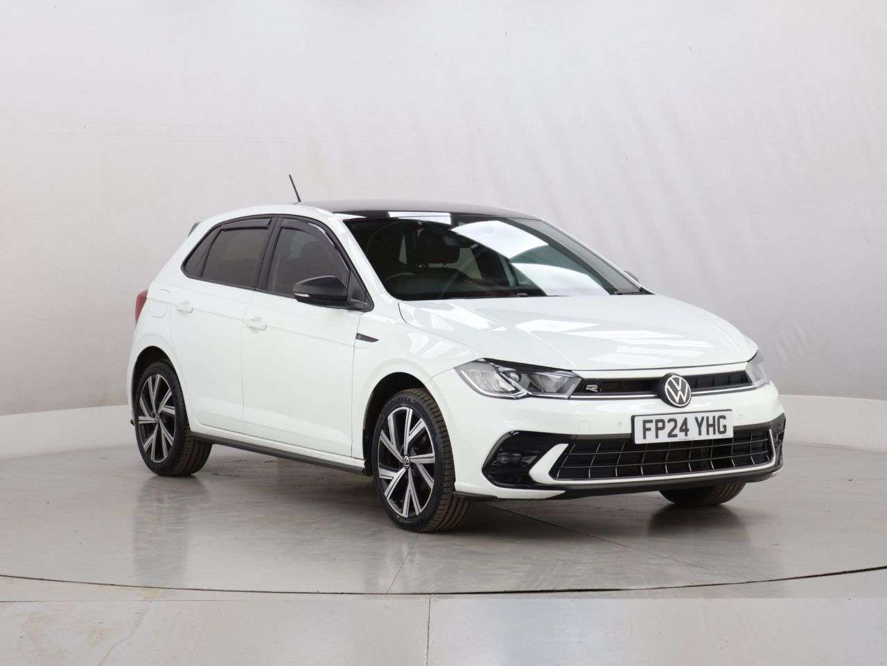 A 2024 VOLKSWAGEN POLO 1.0 TSI R-Line Hatchback 5dr Petrol DSG Euro 6 (s/s) (95 ps) A 2024 VOLKSWAGEN POLO 1.0 TSI R-Line Hatchback 5dr Petrol DSG Euro 6 (s/s) (95 ps)