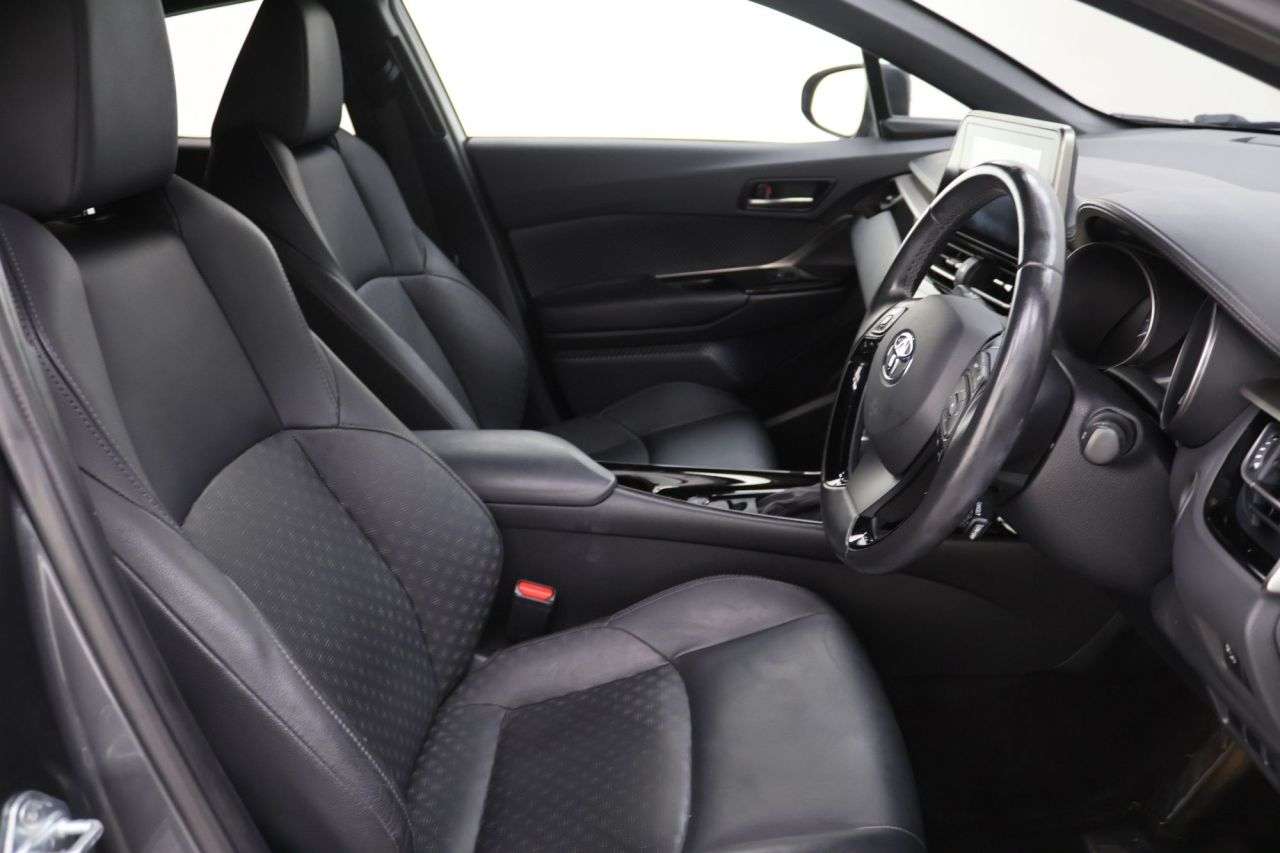 2019 TOYOTA C-HR 2019 TOYOTA C-HR
