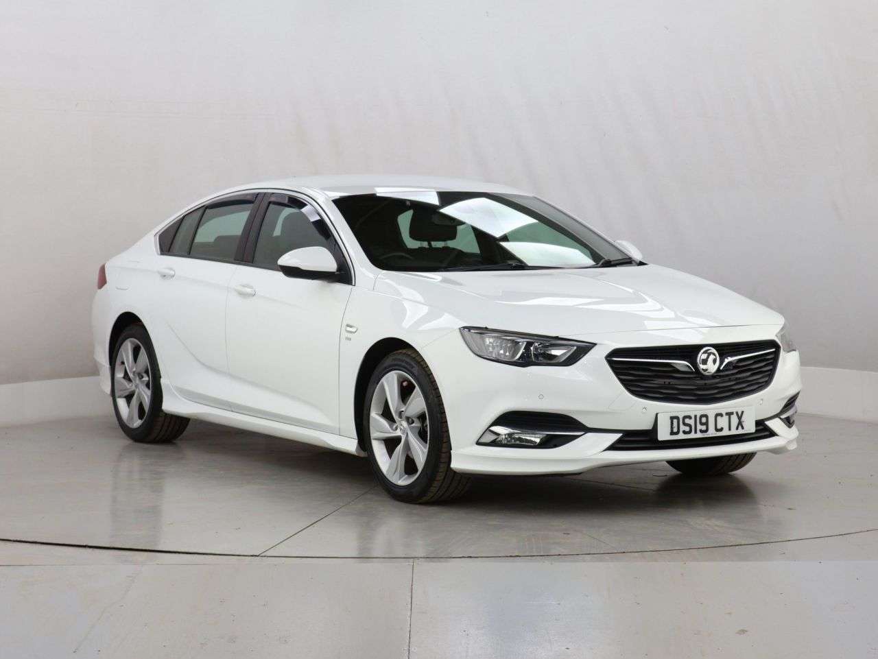 A 2019 VAUXHALL INSIGNIA 1.5i Turbo GPF SRi VX Line Nav Grand Sport 5dr Petrol Manual Euro 6 (s/s) ( A 2019 VAUXHALL INSIGNIA 1.5i Turbo GPF SRi VX Line Nav Grand Sport 5dr Petrol Manual Euro 6 (s/s) (