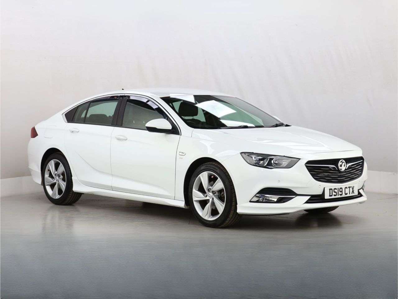 A 2019 VAUXHALL INSIGNIA 1.5i Turbo GPF SRi VX Line Nav Grand Sport 5dr Petrol Manual Euro 6 (s/s) ( A 2019 VAUXHALL INSIGNIA 1.5i Turbo GPF SRi VX Line Nav Grand Sport 5dr Petrol Manual Euro 6 (s/s) (