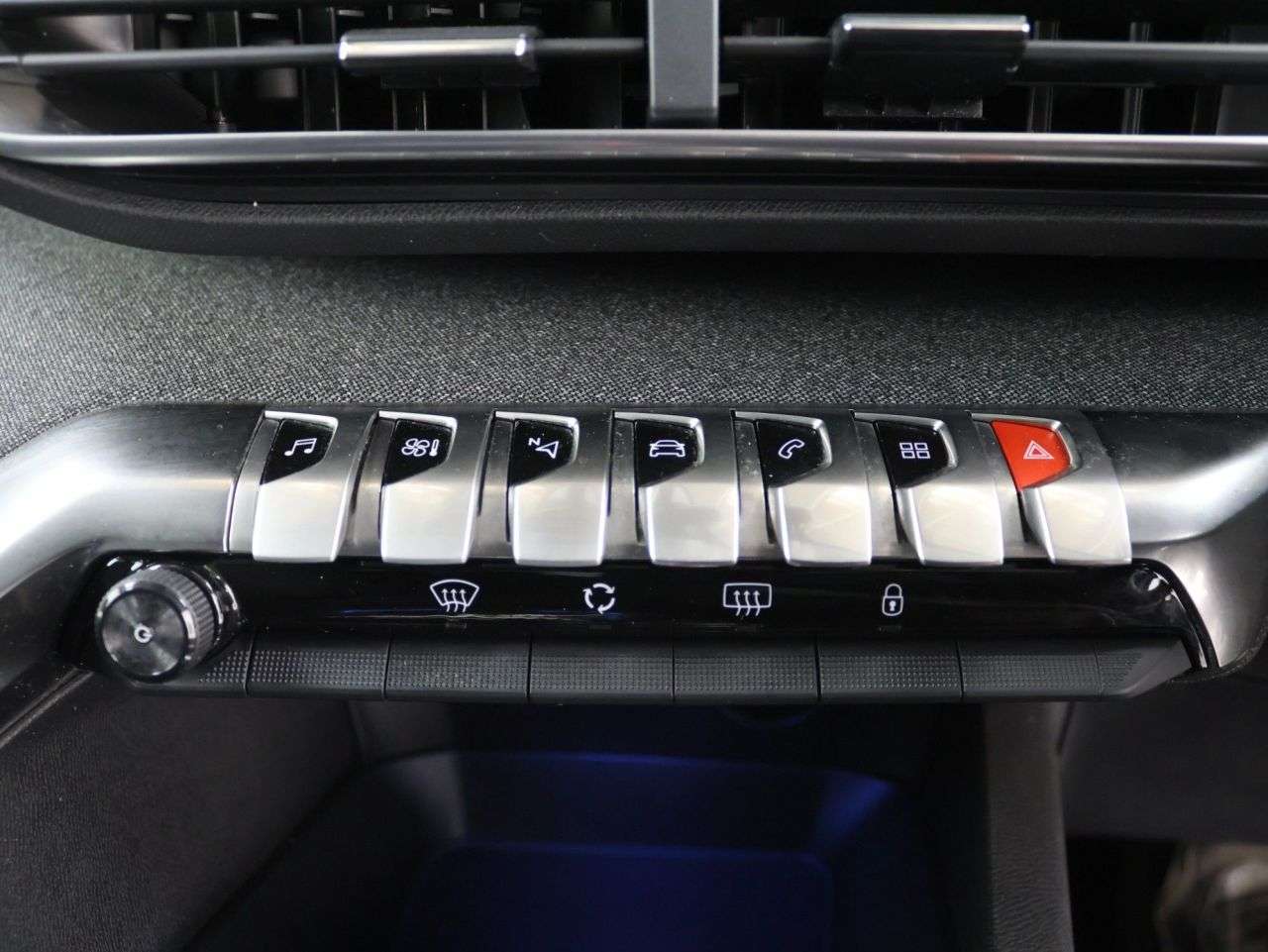 2019 PEUGEOT 3008 2019 PEUGEOT 3008