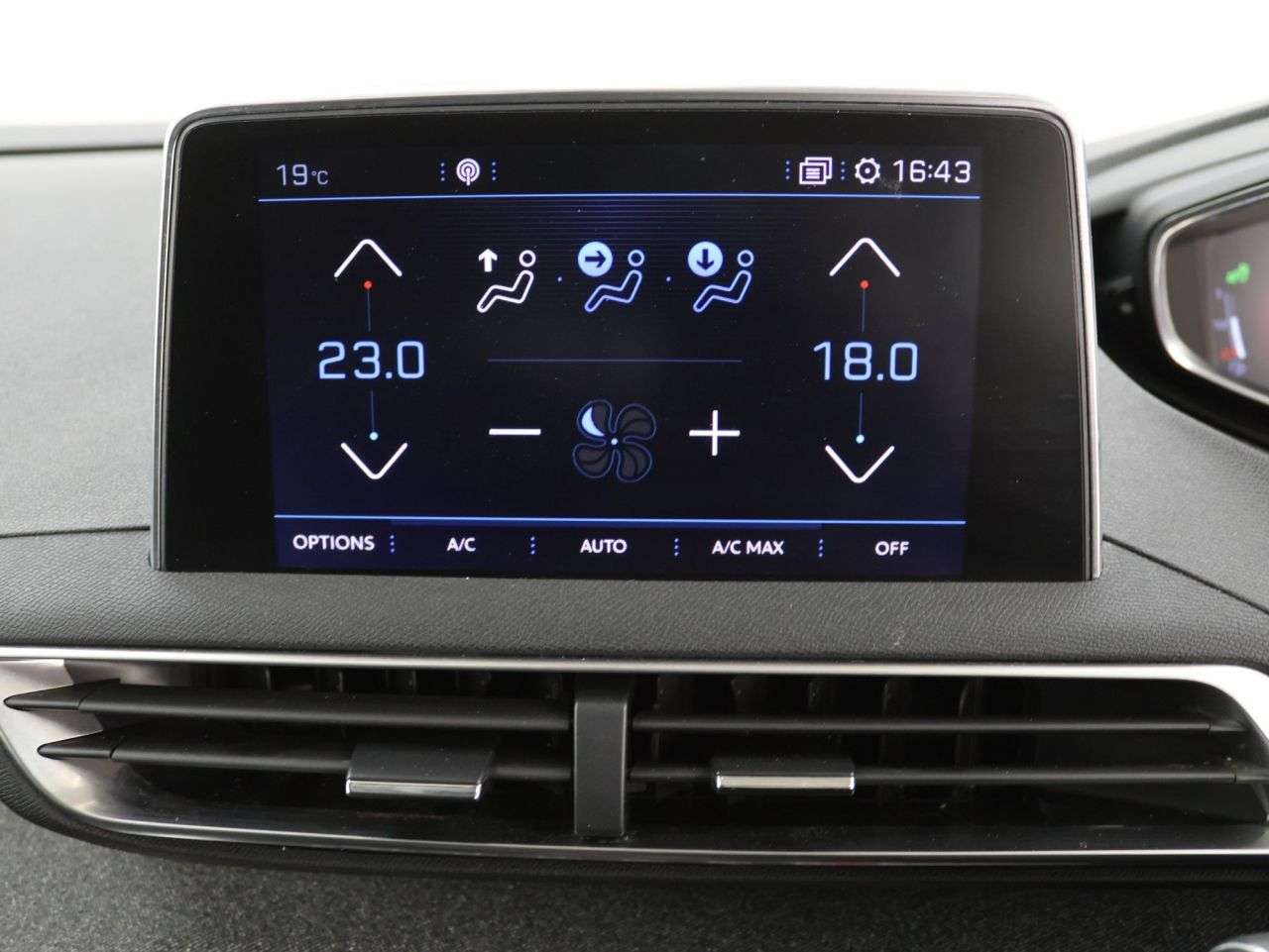 2019 PEUGEOT 3008 2019 PEUGEOT 3008