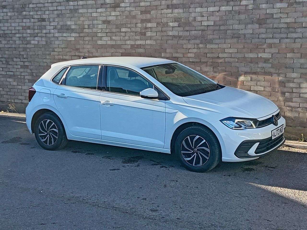 A 2023 VOLKSWAGEN POLO 1.0 EVO Life Hatchback 5dr Petrol Manual Euro 6 (s/s) (80 ps) A 2023 VOLKSWAGEN POLO 1.0 EVO Life Hatchback 5dr Petrol Manual Euro 6 (s/s) (80 ps)