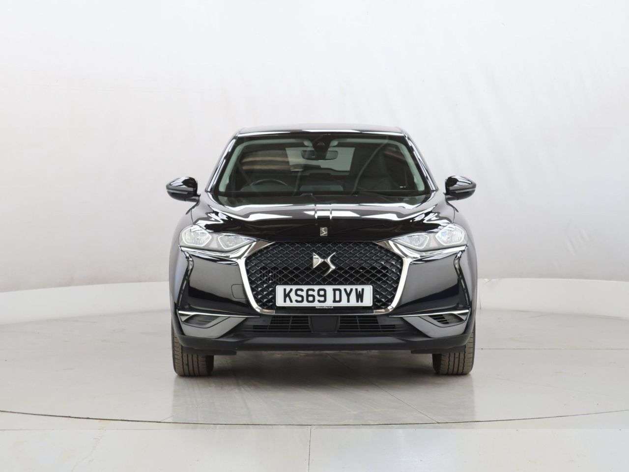 A 2019 DS AUTOMOBILES DS 3 1.2 PureTech Prestige Crossback 5dr Petrol EAT8 Euro 6 (s/s) (155 ps) A 2019 DS AUTOMOBILES DS 3 1.2 PureTech Prestige Crossback 5dr Petrol EAT8 Euro 6 (s/s) (155 ps)