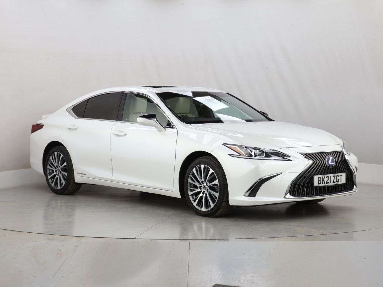 A 2021 LEXUS ES 2.5 300h Saloon 4dr Petrol Hybrid E-CVT Euro 6 (s/s) (218 ps) A 2021 LEXUS ES 2.5 300h Saloon 4dr Petrol Hybrid E-CVT Euro 6 (s/s) (218 ps)
