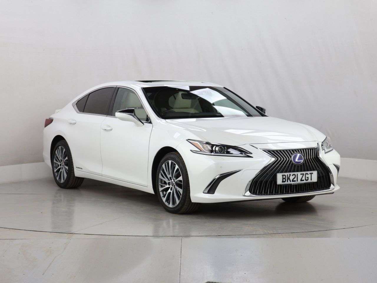 A 2021 LEXUS ES 2.5 300h Saloon 4dr Petrol Hybrid E-CVT Euro 6 (s/s) (218 ps) A 2021 LEXUS ES 2.5 300h Saloon 4dr Petrol Hybrid E-CVT Euro 6 (s/s) (218 ps)