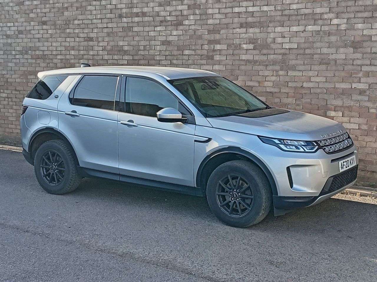 A 2020 LAND ROVER DISCOVERY SPORT 2.0 D150 SUV 5dr Diesel Manual Euro 6 (s/s) (150 ps) A 2020 LAND ROVER DISCOVERY SPORT 2.0 D150 SUV 5dr Diesel Manual Euro 6 (s/s) (150 ps)