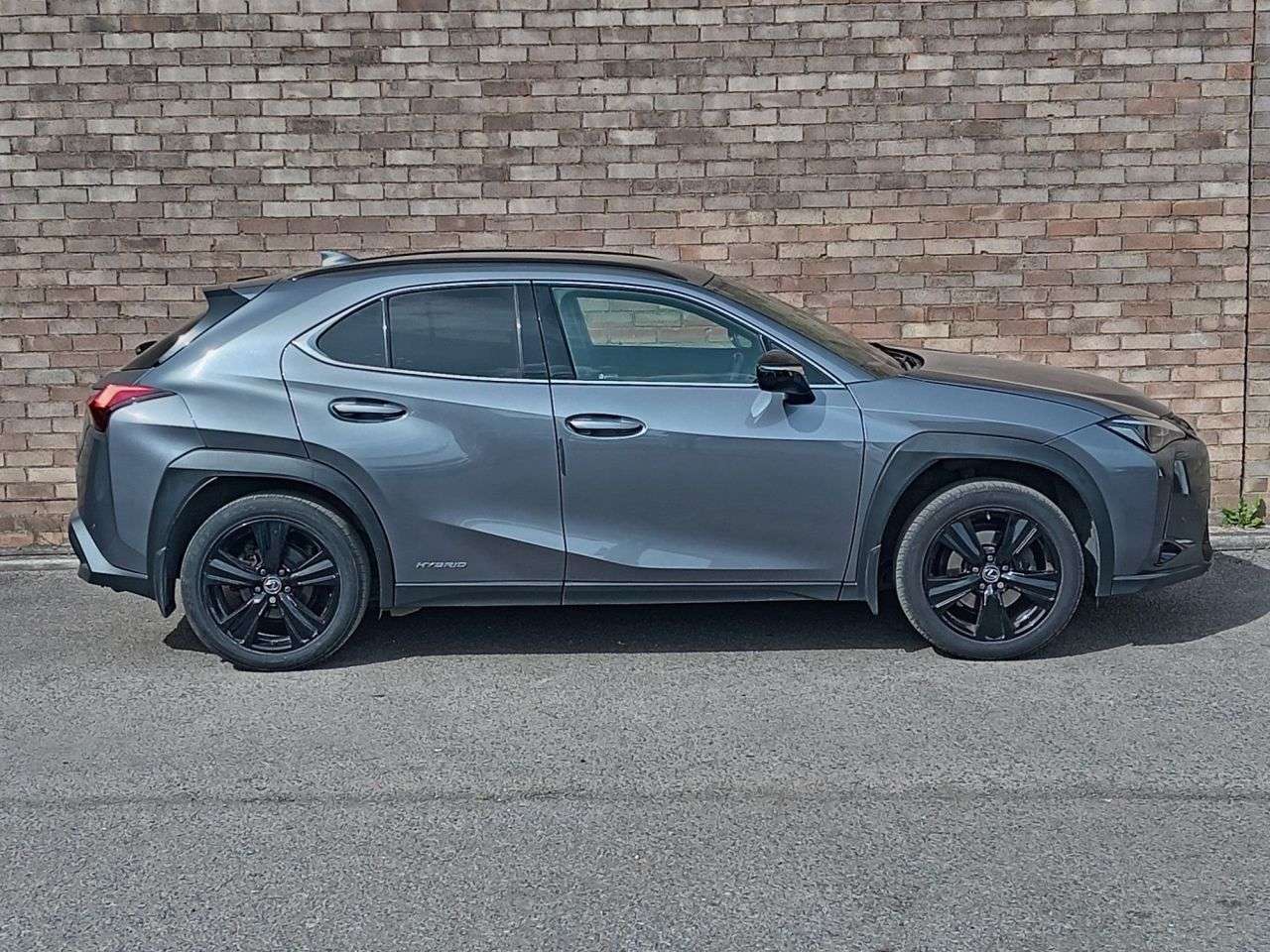 A 2021 LEXUS UX 2.0 250h SUV 5dr Petrol Hybrid E-CVT Euro 6 (s/s) (184 ps) A 2021 LEXUS UX 2.0 250h SUV 5dr Petrol Hybrid E-CVT Euro 6 (s/s) (184 ps)