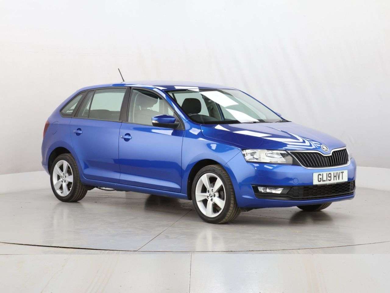 A 2019 SKODA RAPID SPACEBACK 1.0 TSI GPF SE Tech Hatchback 5dr Petrol Manual Euro 6 (s/s) (95 ps) A 2019 SKODA RAPID SPACEBACK 1.0 TSI GPF SE Tech Hatchback 5dr Petrol Manual Euro 6 (s/s) (95 ps)