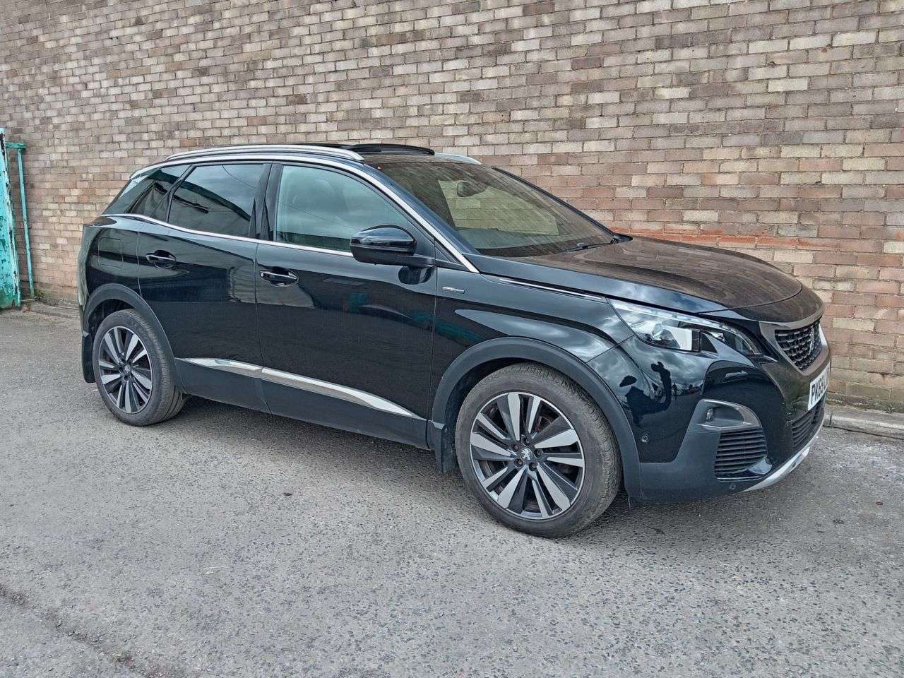 A 2019 PEUGEOT 3008 1.5 BlueHDi GT Line Premium SUV 5dr Diesel EAT Euro 6 (s/s) (130 ps) A 2019 PEUGEOT 3008 1.5 BlueHDi GT Line Premium SUV 5dr Diesel EAT Euro 6 (s/s) (130 ps)