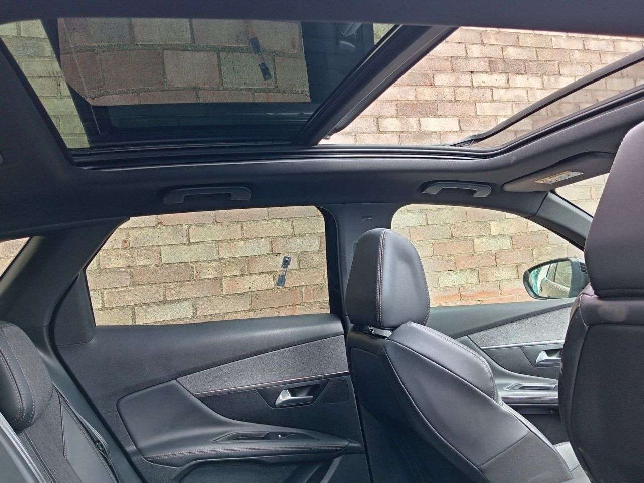 A 2019 PEUGEOT 3008 1.5 BlueHDi GT Line Premium SUV 5dr Diesel EAT Euro 6 (s/s) (130 ps) A 2019 PEUGEOT 3008 1.5 BlueHDi GT Line Premium SUV 5dr Diesel EAT Euro 6 (s/s) (130 ps)