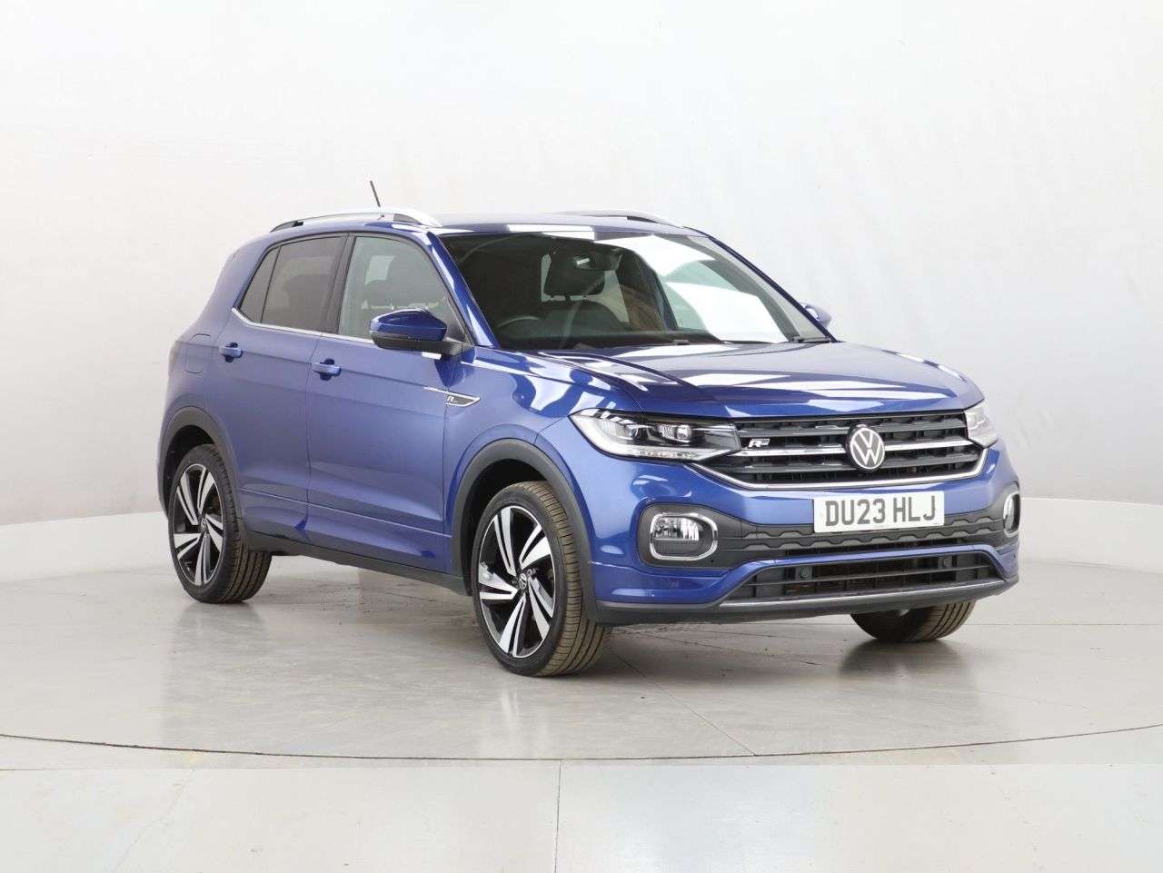 A 2023 VOLKSWAGEN T-CROSS 1.0 TSI R-Line SUV 5dr Petrol Manual Euro 6 (s/s) (110 ps) A 2023 VOLKSWAGEN T-CROSS 1.0 TSI R-Line SUV 5dr Petrol Manual Euro 6 (s/s) (110 ps)