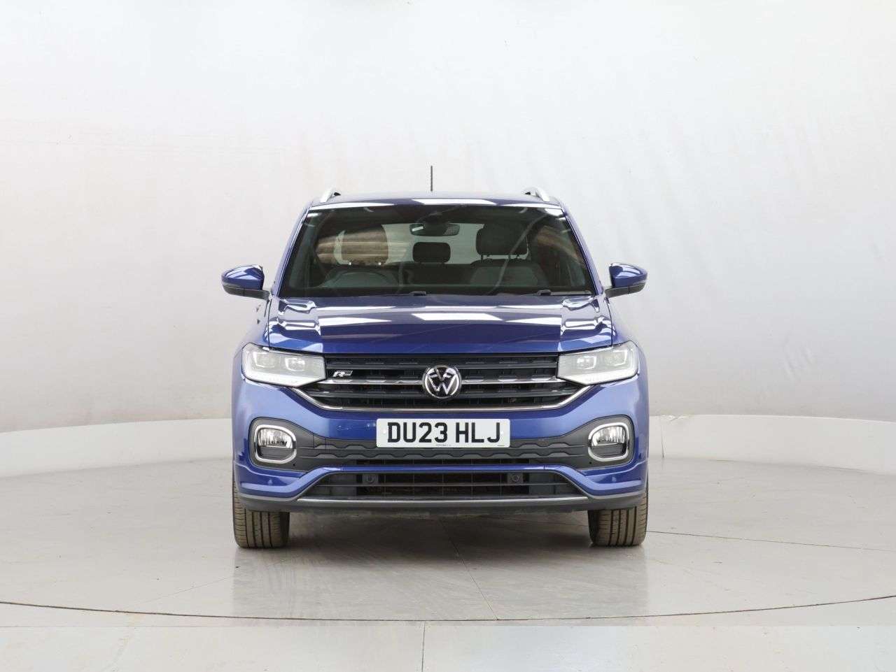 A 2023 VOLKSWAGEN T-CROSS 1.0 TSI R-Line SUV 5dr Petrol Manual Euro 6 (s/s) (110 ps) A 2023 VOLKSWAGEN T-CROSS 1.0 TSI R-Line SUV 5dr Petrol Manual Euro 6 (s/s) (110 ps)