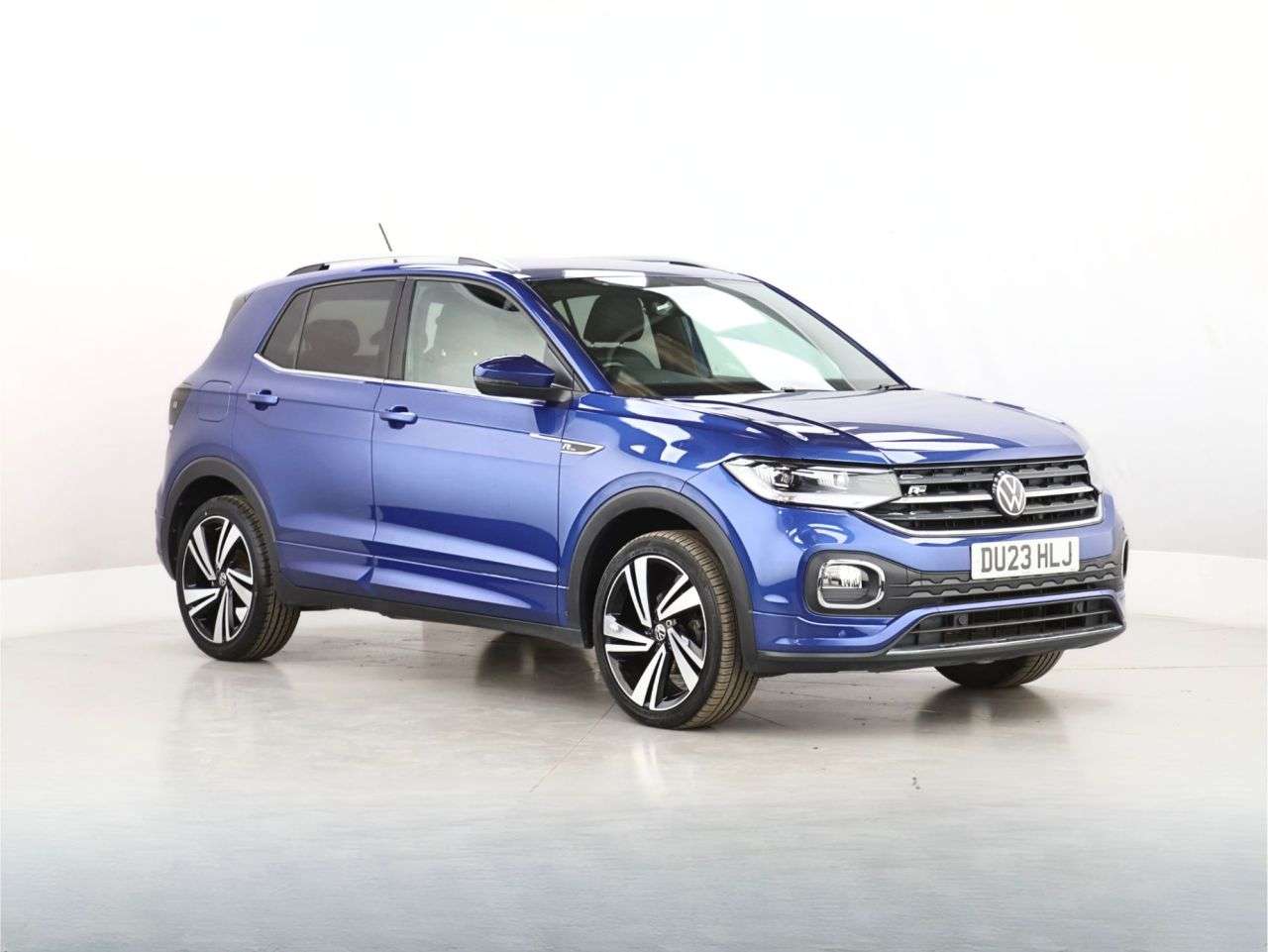 A 2023 VOLKSWAGEN T-CROSS 1.0 TSI R-Line SUV 5dr Petrol Manual Euro 6 (s/s) (110 ps) A 2023 VOLKSWAGEN T-CROSS 1.0 TSI R-Line SUV 5dr Petrol Manual Euro 6 (s/s) (110 ps)
