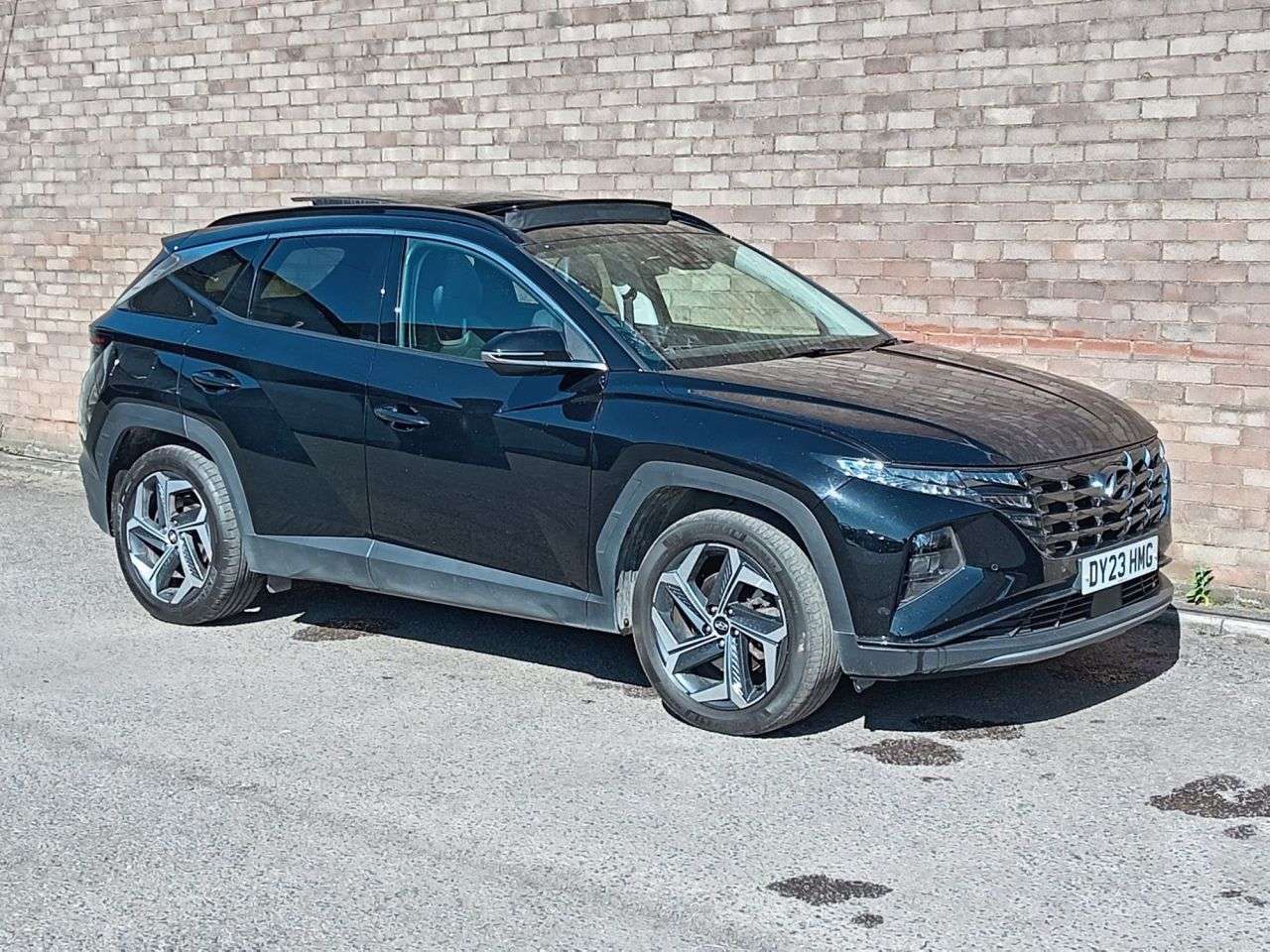 A 2023 HYUNDAI TUCSON 1.6 h T-GDi 13.8kWh Ultimate SUV 5dr Petrol Plug-in Hybrid Auto 4WD Euro 6 A 2023 HYUNDAI TUCSON 1.6 h T-GDi 13.8kWh Ultimate SUV 5dr Petrol Plug-in Hybrid Auto 4WD Euro 6