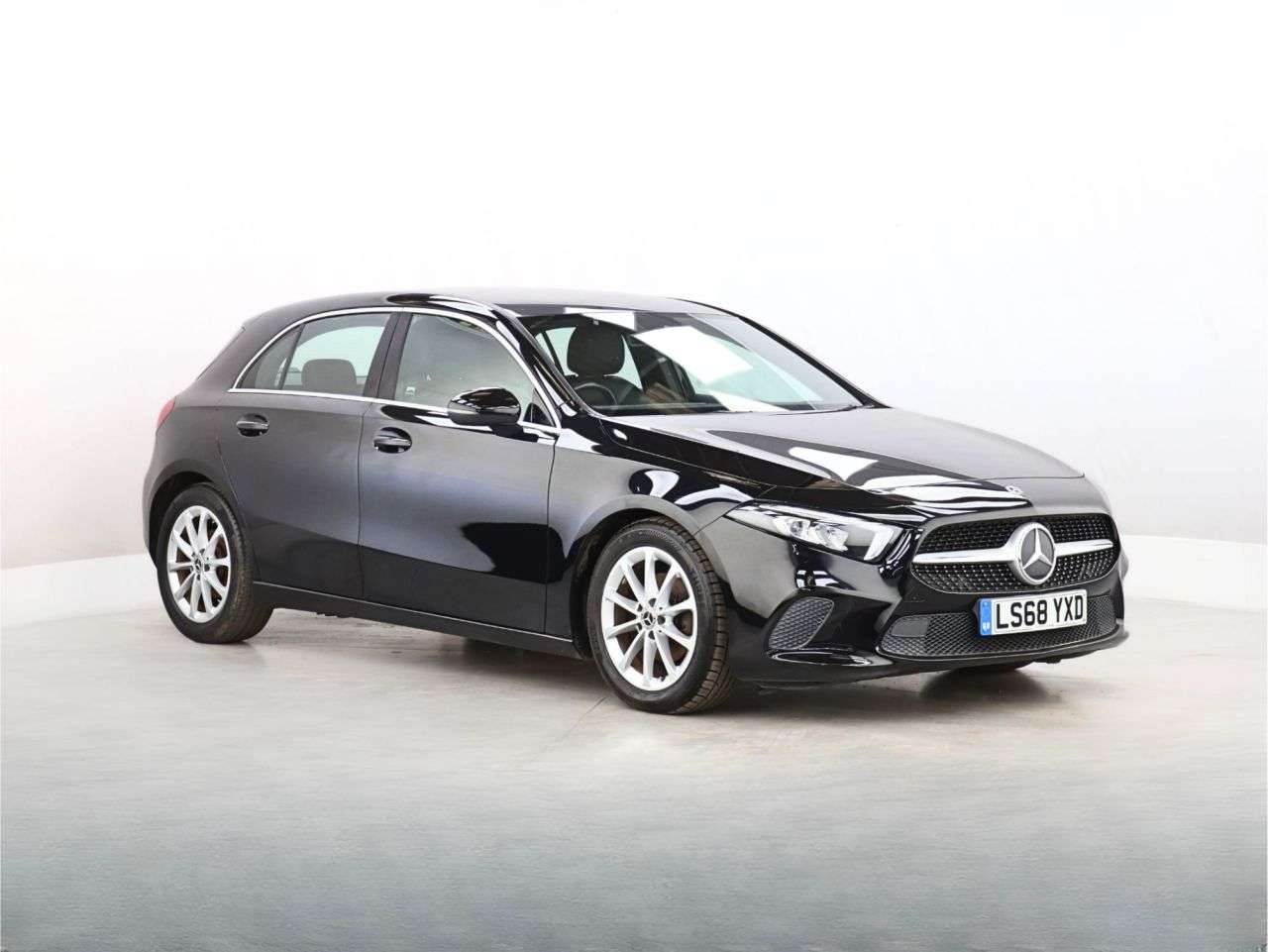 A 2018 MERCEDES-BENZ A CLASS 1.5 A180d Sport Hatchback 5dr Diesel 7G-DCT Euro 6 (s/s) (116 ps) A 2018 MERCEDES-BENZ A CLASS 1.5 A180d Sport Hatchback 5dr Diesel 7G-DCT Euro 6 (s/s) (116 ps)