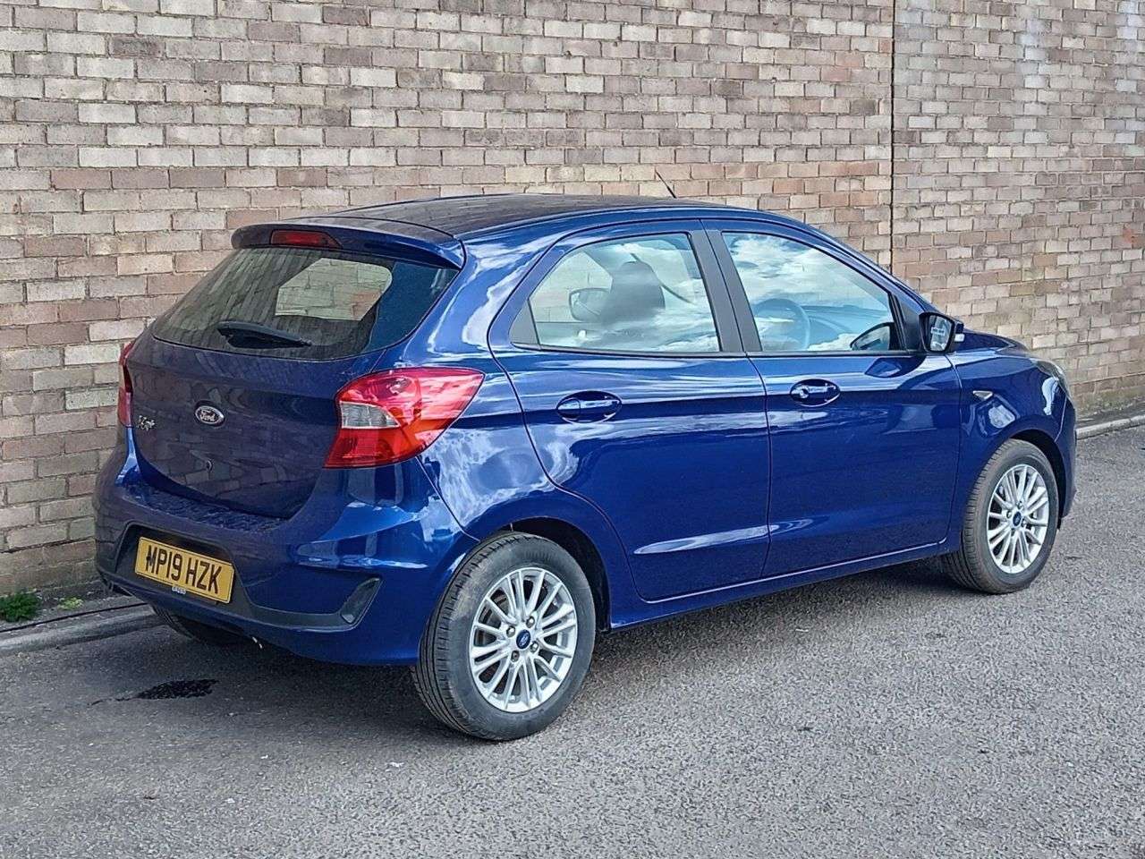 A 2019 FORD KA+ 1.2 Ti-VCT Zetec Hatchback 5dr Petrol Manual Euro 6 (s/s) (85 ps) A 2019 FORD KA+ 1.2 Ti-VCT Zetec Hatchback 5dr Petrol Manual Euro 6 (s/s) (85 ps)