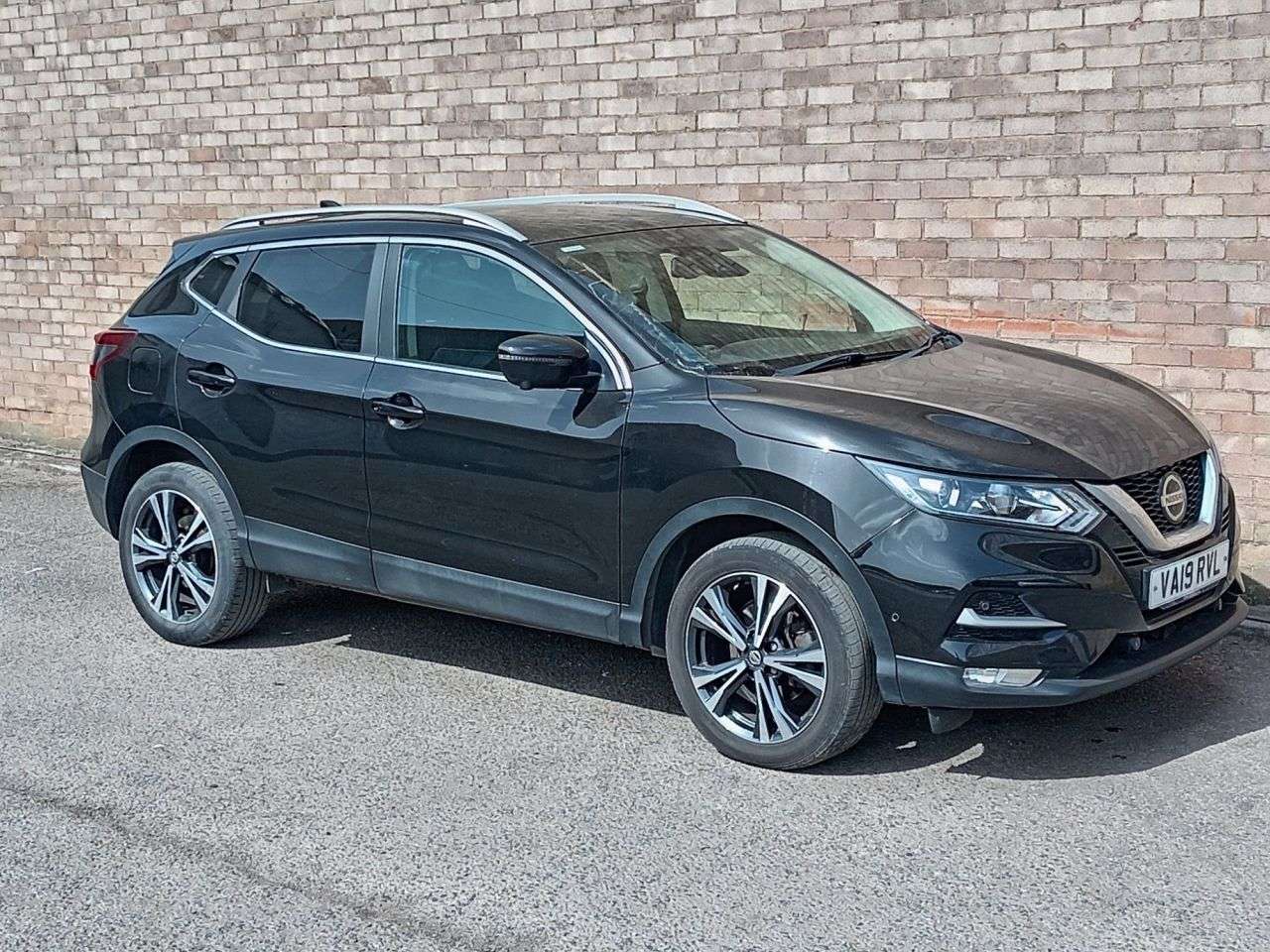 A 2019 NISSAN QASHQAI 1.3 DIG-T N-Connecta SUV 5dr Petrol Manual Euro 6 (s/s) (140 ps) A 2019 NISSAN QASHQAI 1.3 DIG-T N-Connecta SUV 5dr Petrol Manual Euro 6 (s/s) (140 ps)