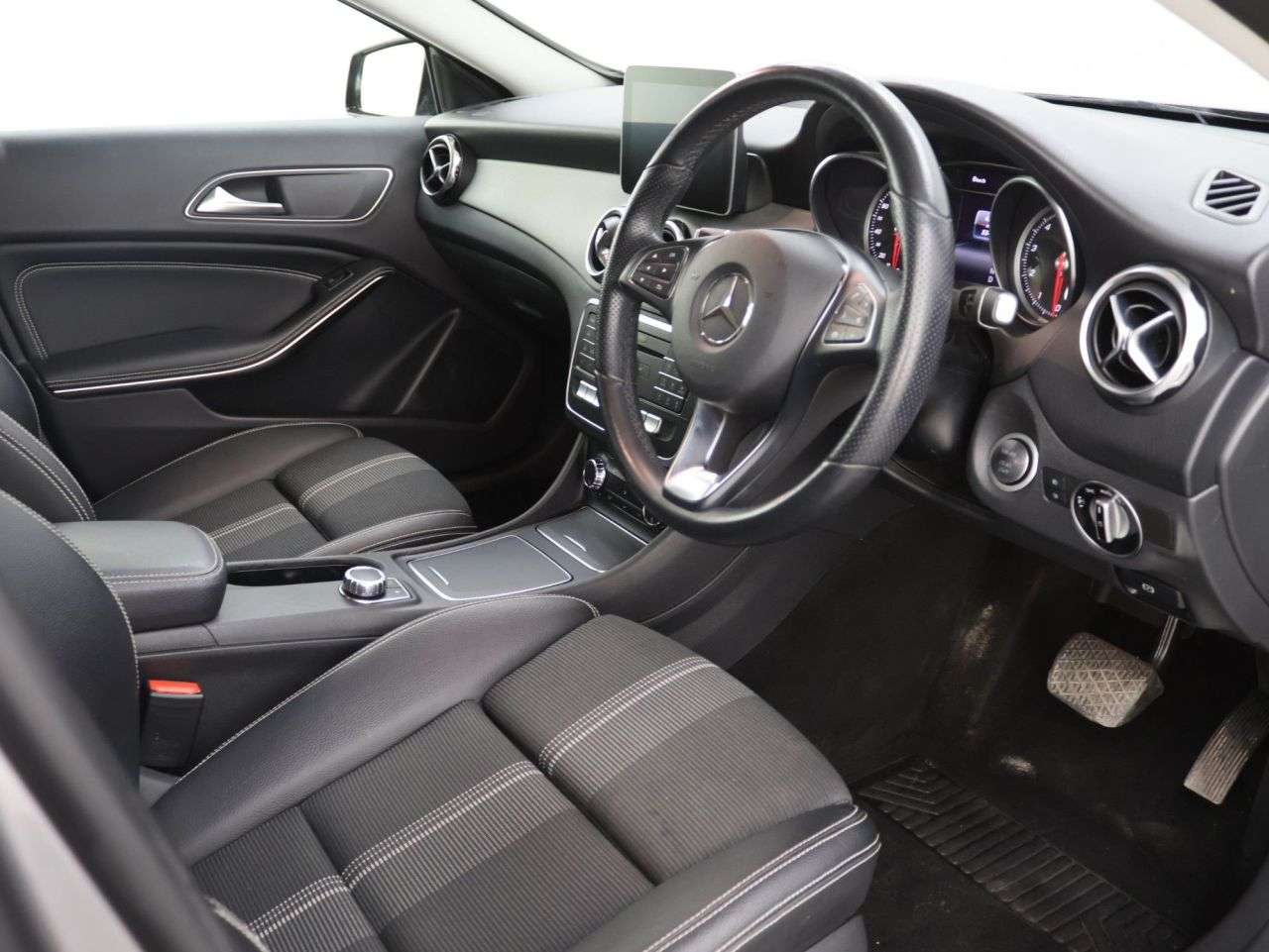 2019 MERCEDES-BENZ GLA CLASS 2019 MERCEDES-BENZ GLA CLASS