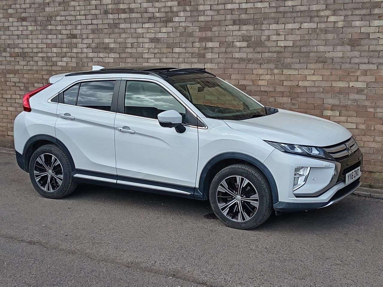 A 2018 MITSUBISHI ECLIPSE CROSS 1.5T 4 SUV 5dr Petrol CVT 4WD Euro 6 (s/s) (163 ps) A 2018 MITSUBISHI ECLIPSE CROSS 1.5T 4 SUV 5dr Petrol CVT 4WD Euro 6 (s/s) (163 ps)