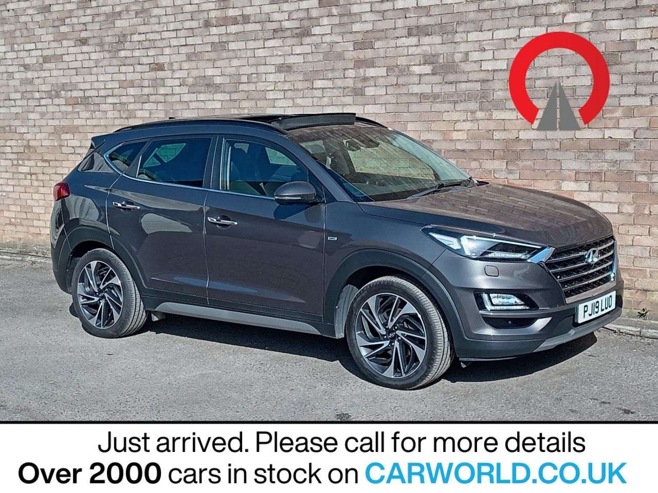 A 2019 HYUNDAI TUCSON 2.0 CRDi Premium SE SUV 5dr Diesel Auto 4WD Euro 6 (s/s) (185 ps) A 2019 HYUNDAI TUCSON 2.0 CRDi Premium SE SUV 5dr Diesel Auto 4WD Euro 6 (s/s) (185 ps)