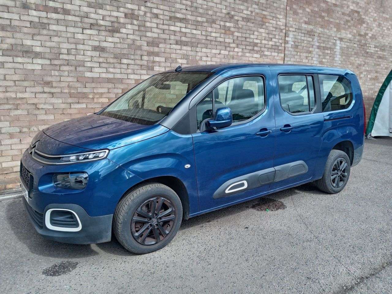 A 2020 CITROEN BERLINGO 1.5 BlueHDi Flair XL MPV 5dr Diesel Manual Euro 6 (s/s) (130 ps) A 2020 CITROEN BERLINGO 1.5 BlueHDi Flair XL MPV 5dr Diesel Manual Euro 6 (s/s) (130 ps)