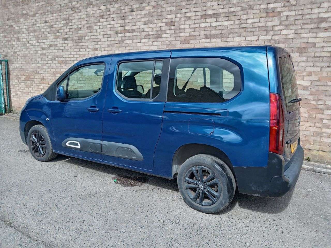 A 2020 CITROEN BERLINGO 1.5 BlueHDi Flair XL MPV 5dr Diesel Manual Euro 6 (s/s) (130 ps) A 2020 CITROEN BERLINGO 1.5 BlueHDi Flair XL MPV 5dr Diesel Manual Euro 6 (s/s) (130 ps)