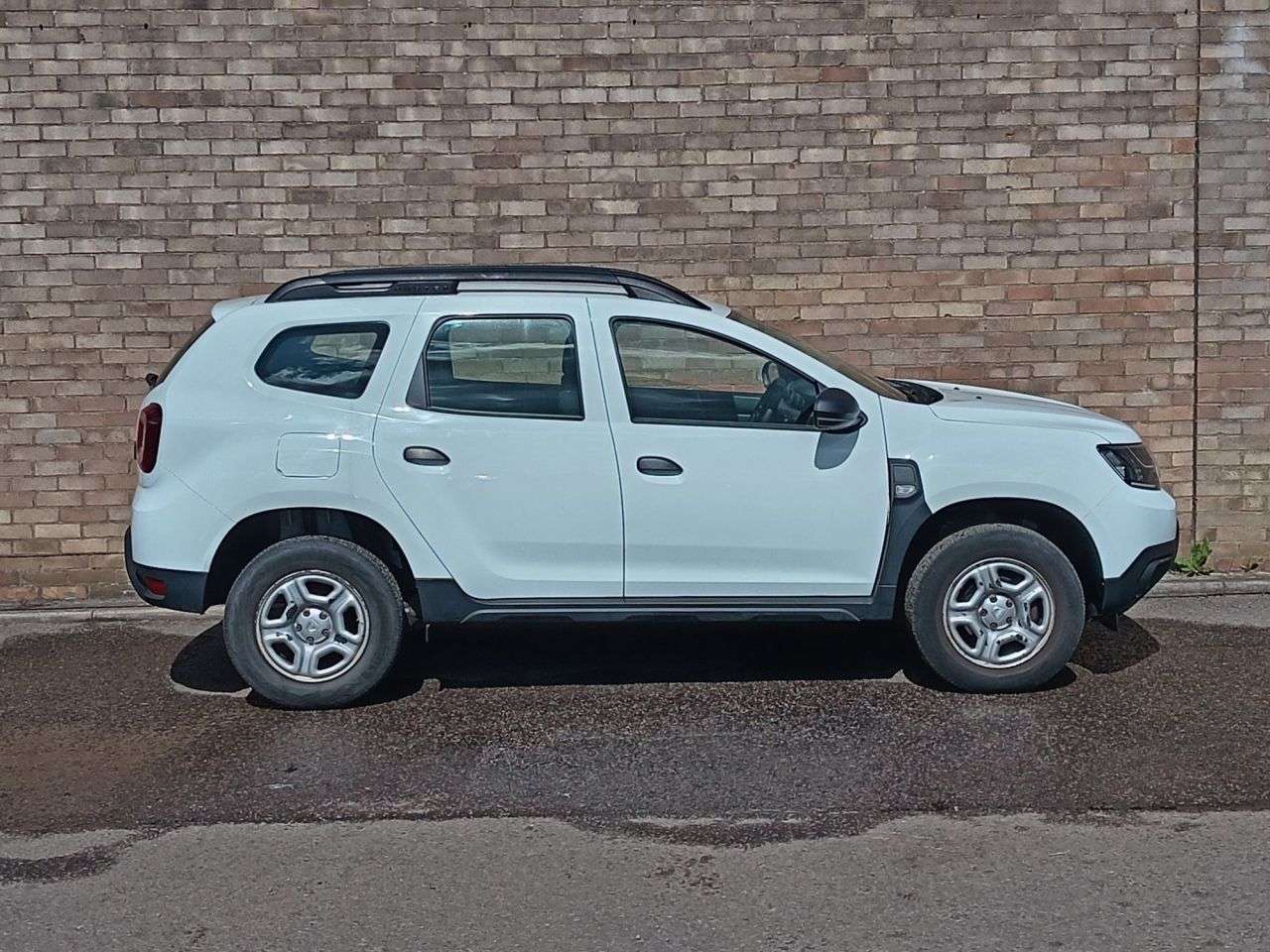 A 2021 DACIA DUSTER 1.0 TCe Essential SUV 5dr Petrol Manual Euro 6 (s/s) (100 ps) A 2021 DACIA DUSTER 1.0 TCe Essential SUV 5dr Petrol Manual Euro 6 (s/s) (100 ps)