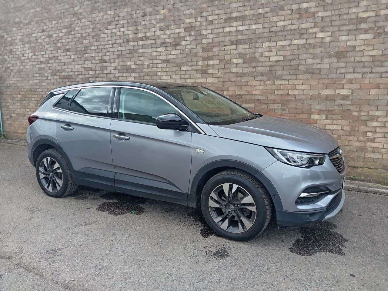 A 2020 VAUXHALL GRANDLAND X 1.2 Turbo SRi Nav SUV 5dr Petrol Auto Euro 6 (s/s) (130 ps) A 2020 VAUXHALL GRANDLAND X 1.2 Turbo SRi Nav SUV 5dr Petrol Auto Euro 6 (s/s) (130 ps)