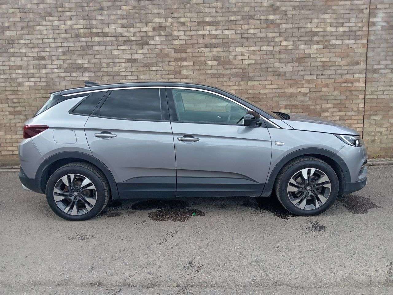 A 2020 VAUXHALL GRANDLAND X 1.2 Turbo SRi Nav SUV 5dr Petrol Auto Euro 6 (s/s) (130 ps) A 2020 VAUXHALL GRANDLAND X 1.2 Turbo SRi Nav SUV 5dr Petrol Auto Euro 6 (s/s) (130 ps)