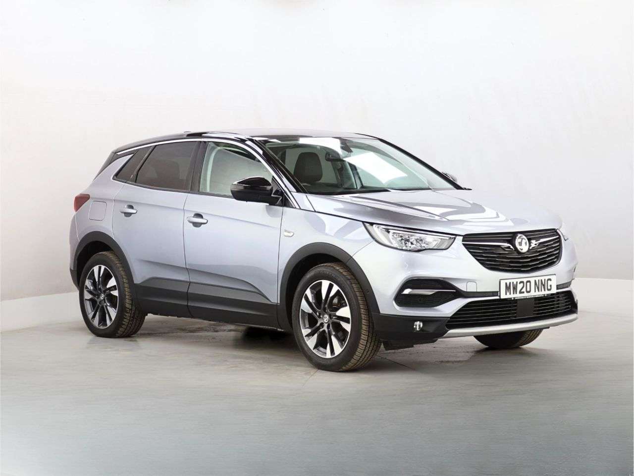 A 2020 VAUXHALL GRANDLAND X 1.2 Turbo SRi Nav SUV 5dr Petrol Auto Euro 6 (s/s) (130 ps) A 2020 VAUXHALL GRANDLAND X 1.2 Turbo SRi Nav SUV 5dr Petrol Auto Euro 6 (s/s) (130 ps)