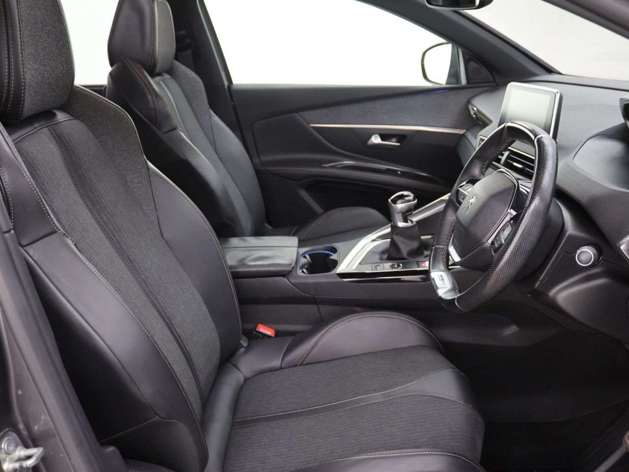 2018 PEUGEOT 5008 2018 PEUGEOT 5008